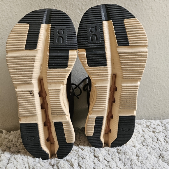 On Cloudnova Sneakers Size 6.5 - Picture 5 of 8